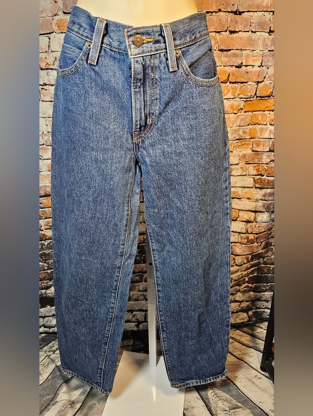 Levi’s 94 Baggy Jeans Women’s 25 High Rise Straight Leg Medium Wash Vintage Fit